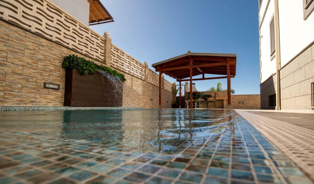 Villa, Private Heated Pool And Jacuzzi . 马斯帕洛马斯 外观 照片
